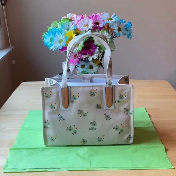 🌿  DISNEY X COACH CANVAS TOTE WITH FLORAL PRINT AND MICKEY MOUSE 🌿 NWT 🌿 - Picture 10 of 16